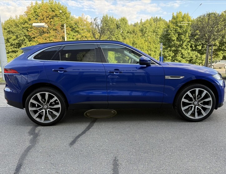 Jaguar F-Pace 6