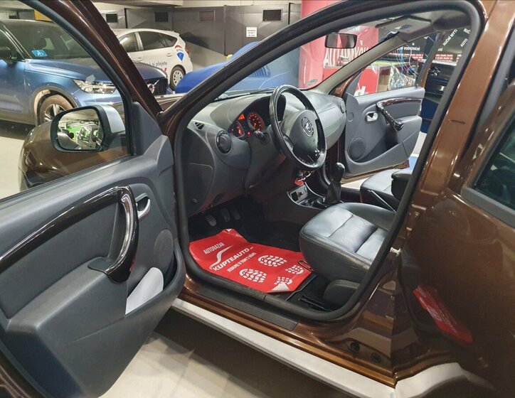 Dacia Duster SUV / Terénní 1,6 l 77 kw