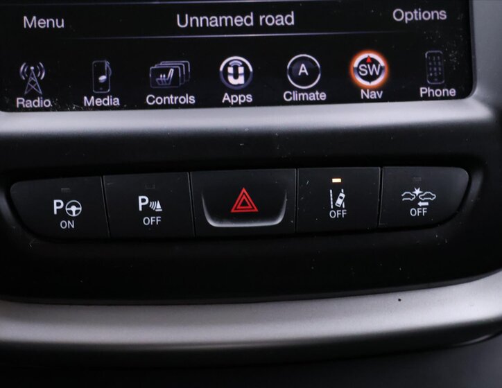 Jeep Cherokee SUV / Terénní 2,2 l 147 kw