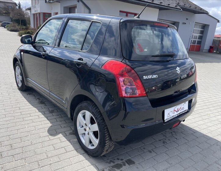Suzuki Swift Hatchback 1,3 l 67 kw