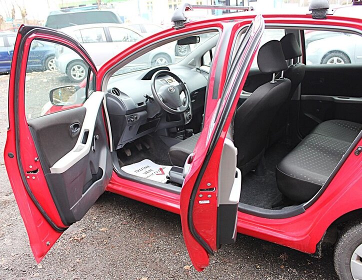 Toyota Yaris Hatchback 998,0 51 kw