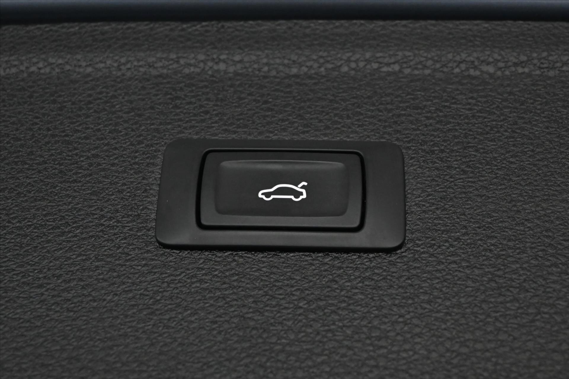 Audi Q5 SUV / Terénní 2,0 l 140 kw