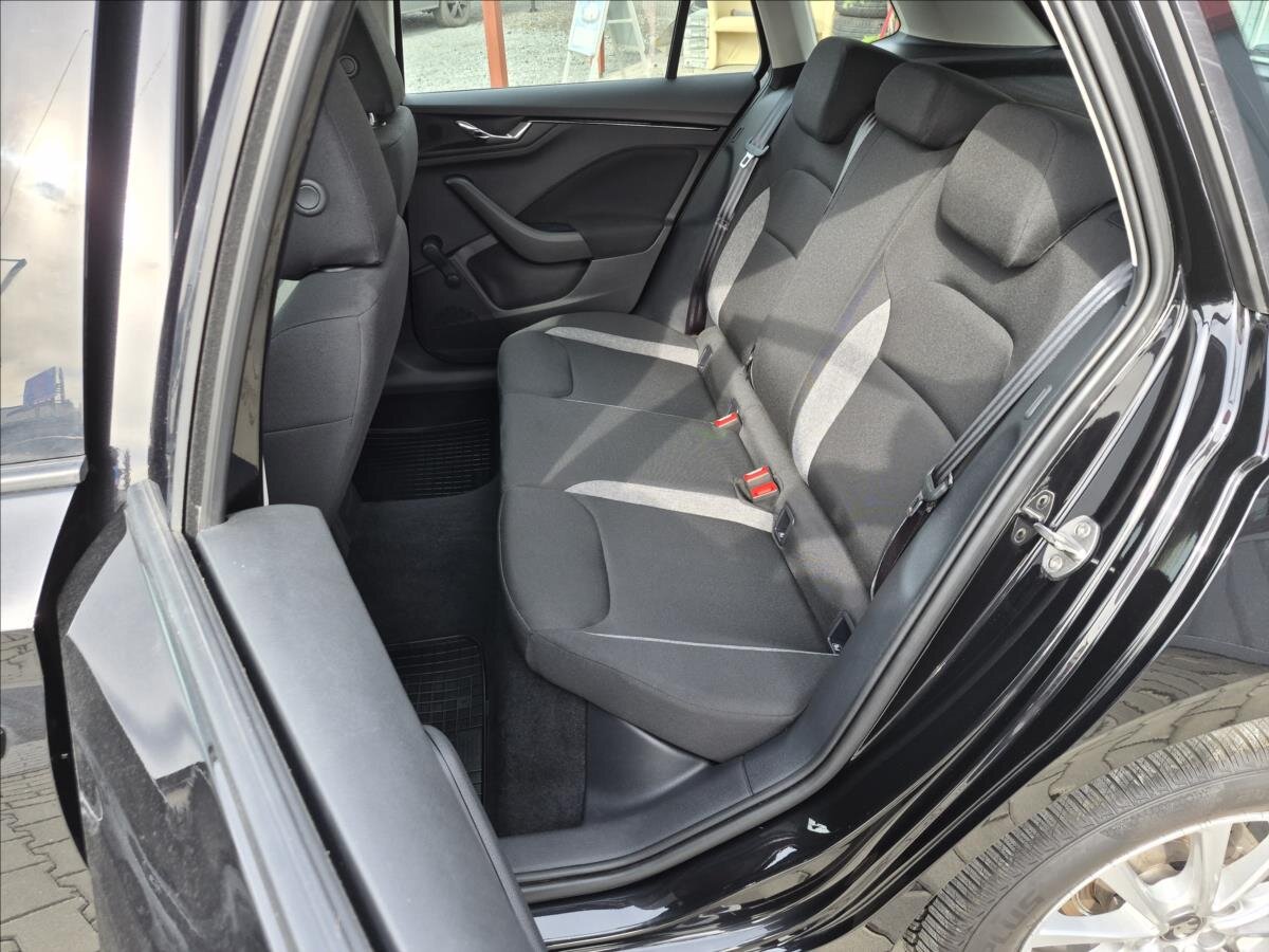 Škoda Kamiq Hatchback 999,0 70 kw