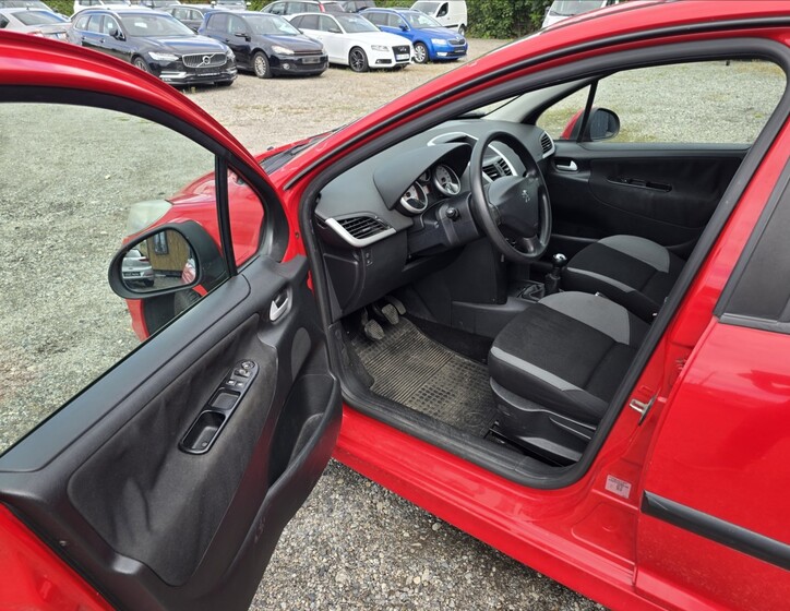 Peugeot 207 8