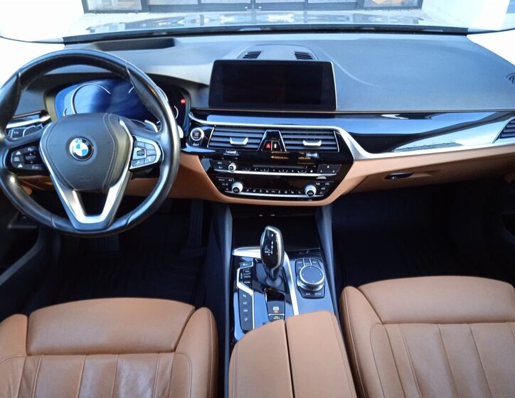 BMW Řada 6 Sedan / Limuzína 3,0 l 195 kw