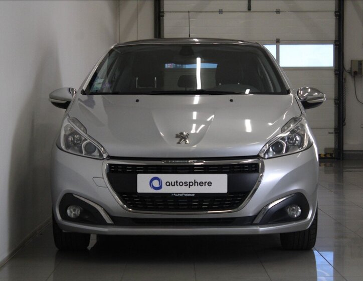 Peugeot 208 Hatchback 1,2 l 81 kw
