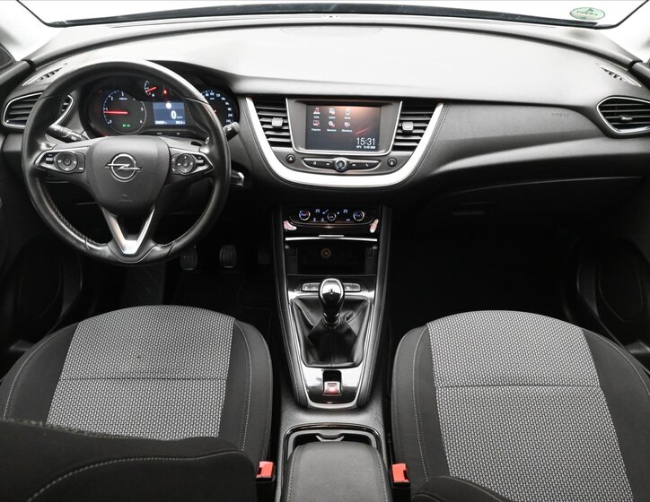 Opel Grandland X SUV 1,6 l 88 kw