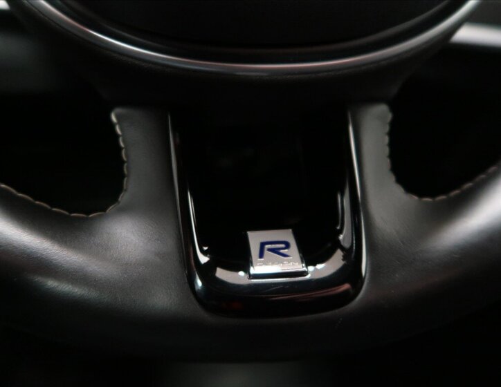 Volvo S90 Sedan / Limuzína 2,0 l 235 kw