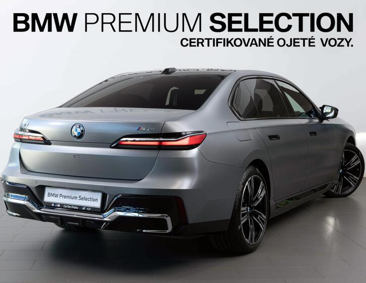 BMW i7 5