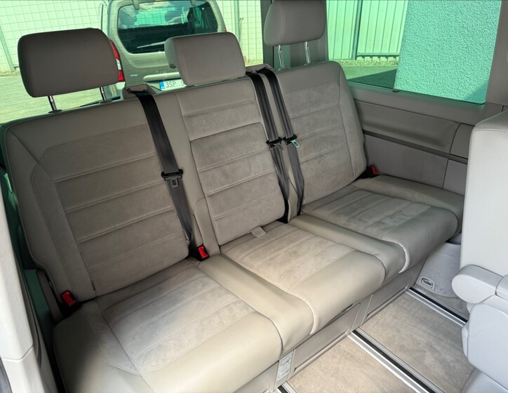 Volkswagen Multivan 23