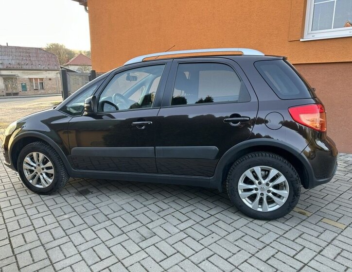 Suzuki SX4 Hatchback 1,6 l 88 kw