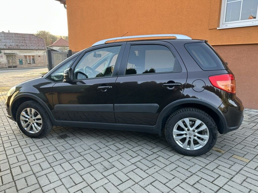 Suzuki SX4 Hatchback 1,6 l 88 kw