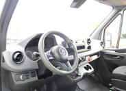 Mercedes-Benz Sprinter 9