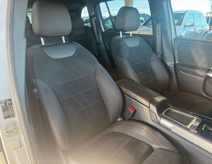 Mercedes-Benz GLB 11