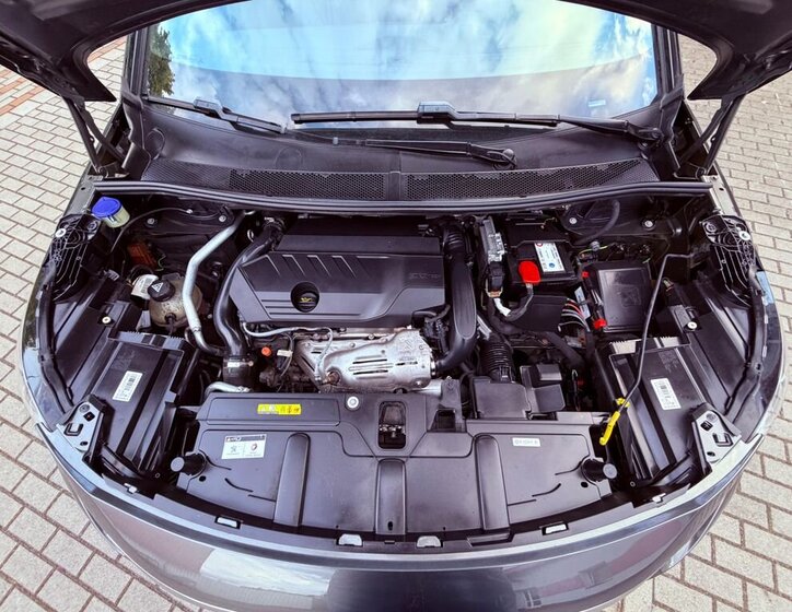 Peugeot 5008 SUV / Terénní 1,6 l 133 kw