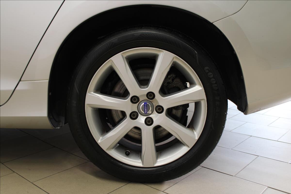 Volvo V60 Kombi 2,0 l 110 kw