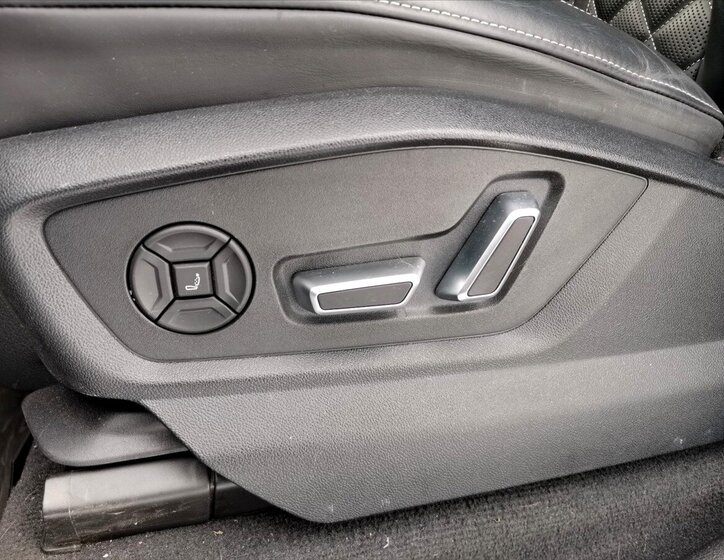 Audi Q8 SUV / Terénní 3,0 l 250 kw