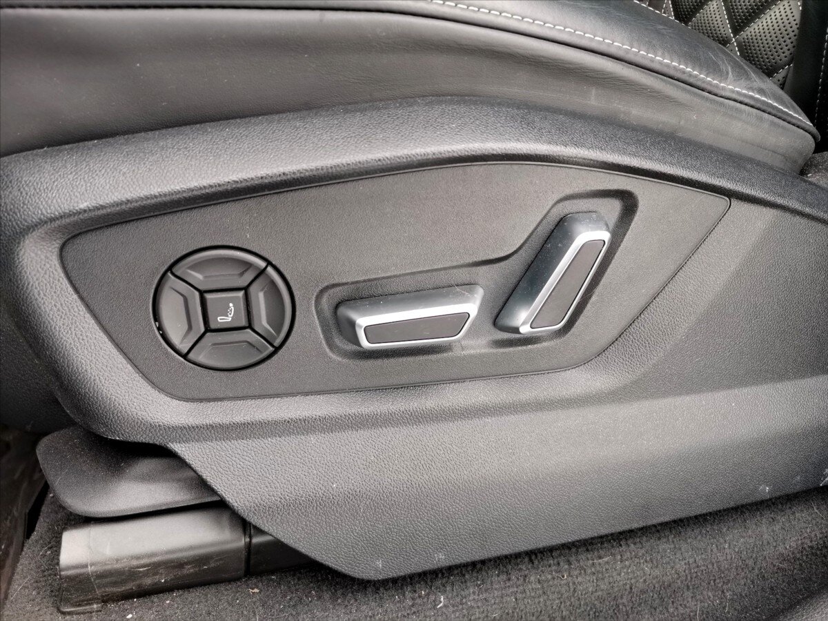 Audi Q8 SUV / Terénní 3,0 l 250 kw