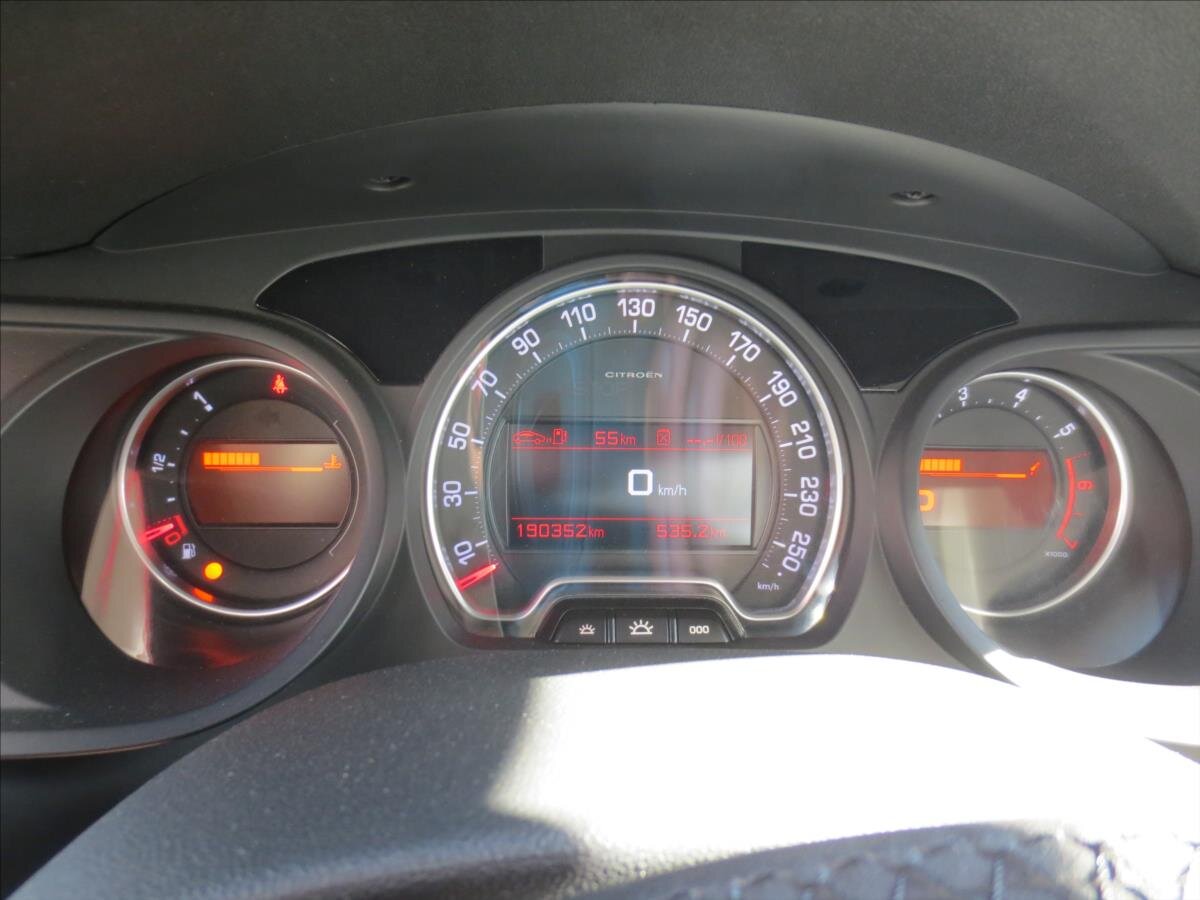 Citroën C5 Sedan / Limuzína 2,0 l 103 kw