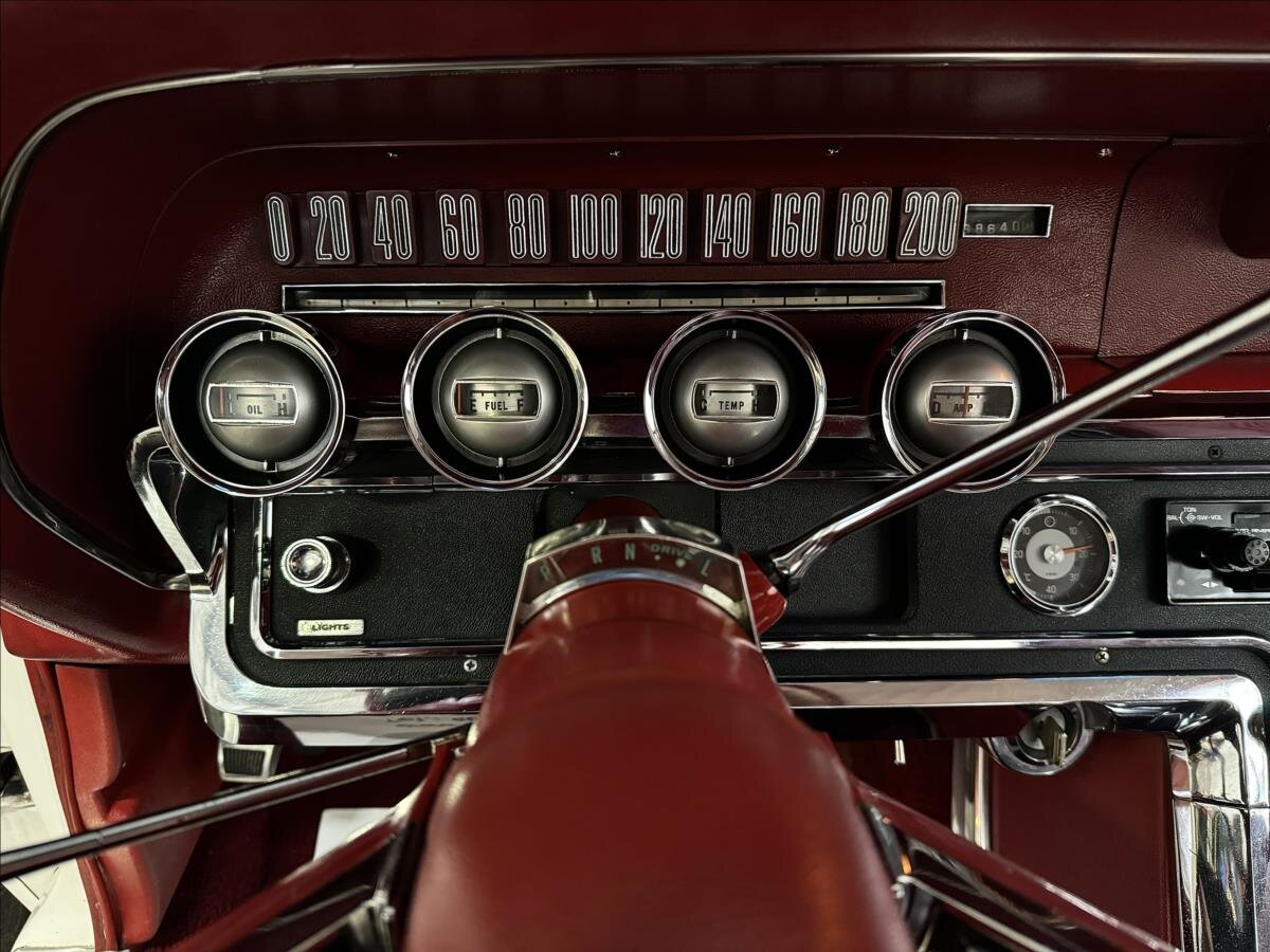 Ford Thunderbird Kupé 6,4 l 224 kw