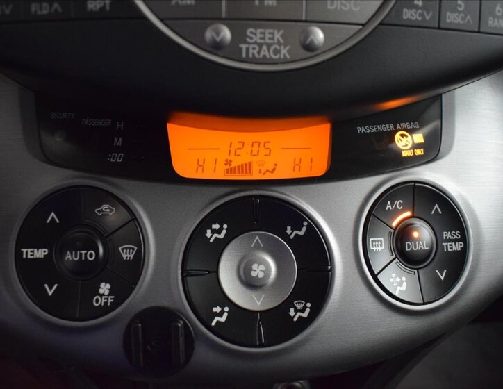 Toyota RAV4 SUV 2,0 l 112 kw