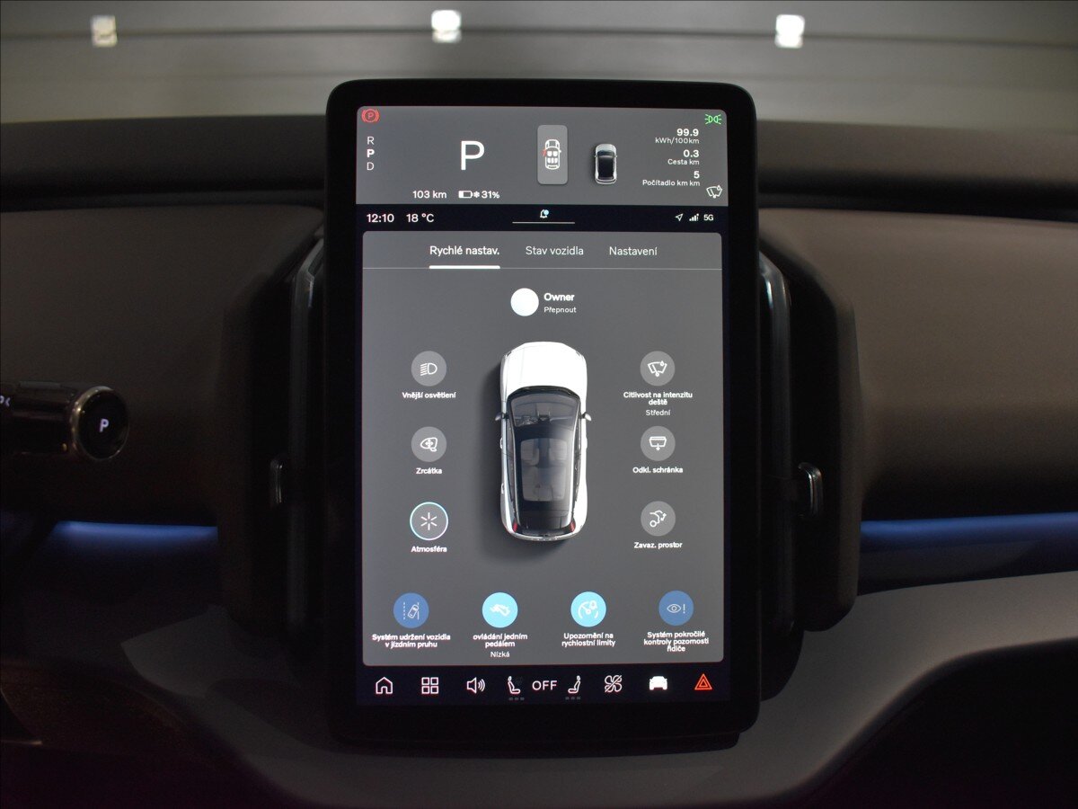 Volvo EX30 SUV / Terénní 0,0 315 kw