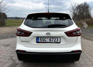 Nissan Qashqai SUV / Terénní 1,3 l 103 kw