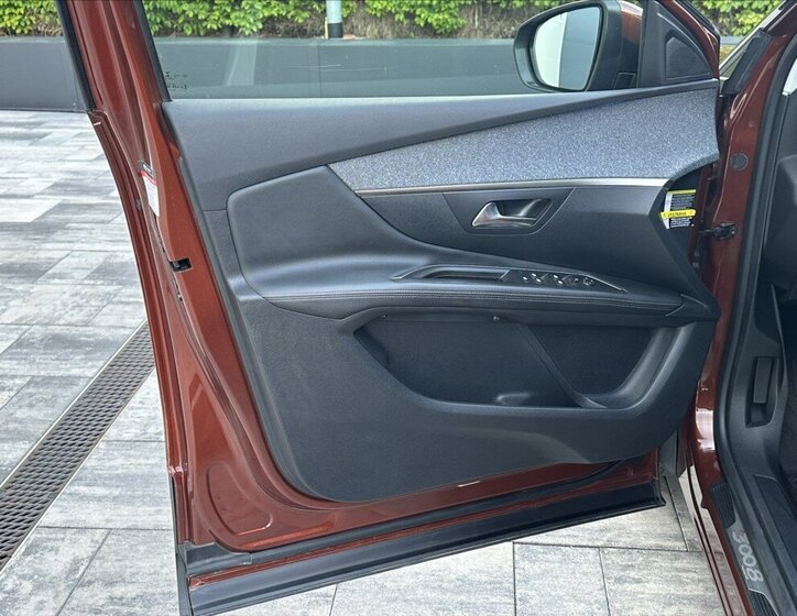 Peugeot 3008 SUV / Terénní 1,2 l 96 kw