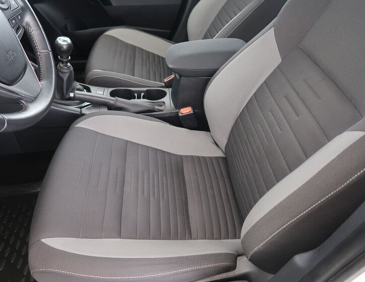 Toyota Auris Kombi 1,6 l 97 kw