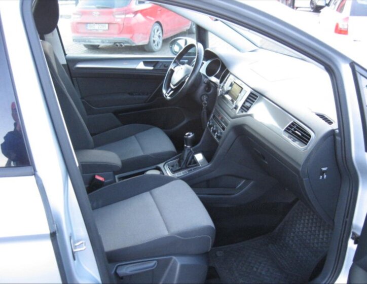 Volkswagen Golf Sportsvan Kombi 1,2 l 63 kw