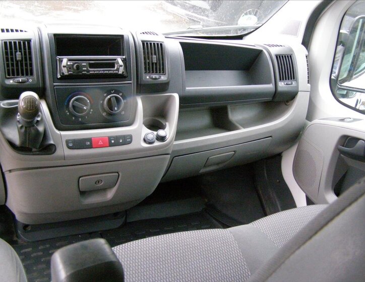 Peugeot Boxer Valník 2,2 l 88 kw