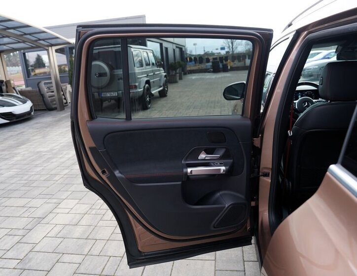 Mercedes-Benz GLB SUV / Terénní 2,0 l 225 kw