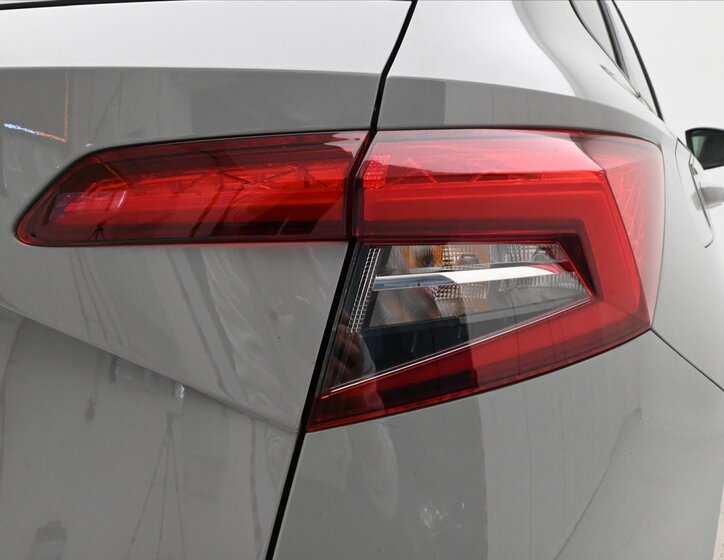 Škoda Karoq SUV / Terénní 1,5 l 110 kw