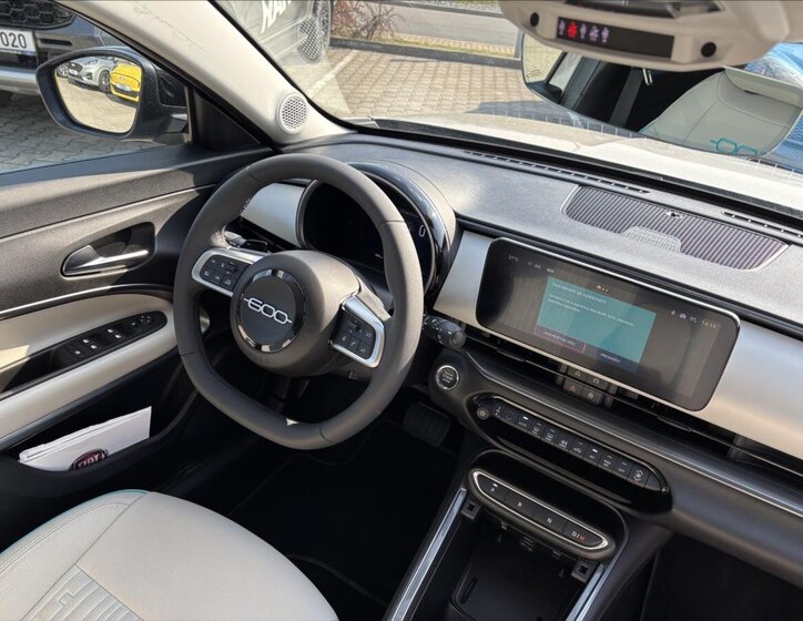 Fiat 600 SUV / Terénní 1,2 l 100 kw