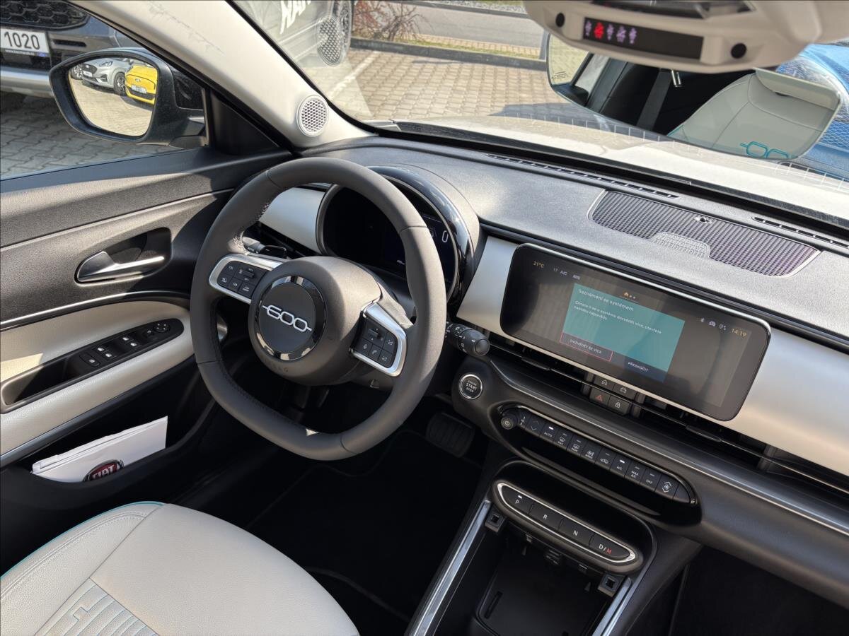 Fiat 600 SUV / Terénní 1,2 l 100 kw