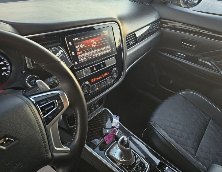 Mitsubishi Outlander 13