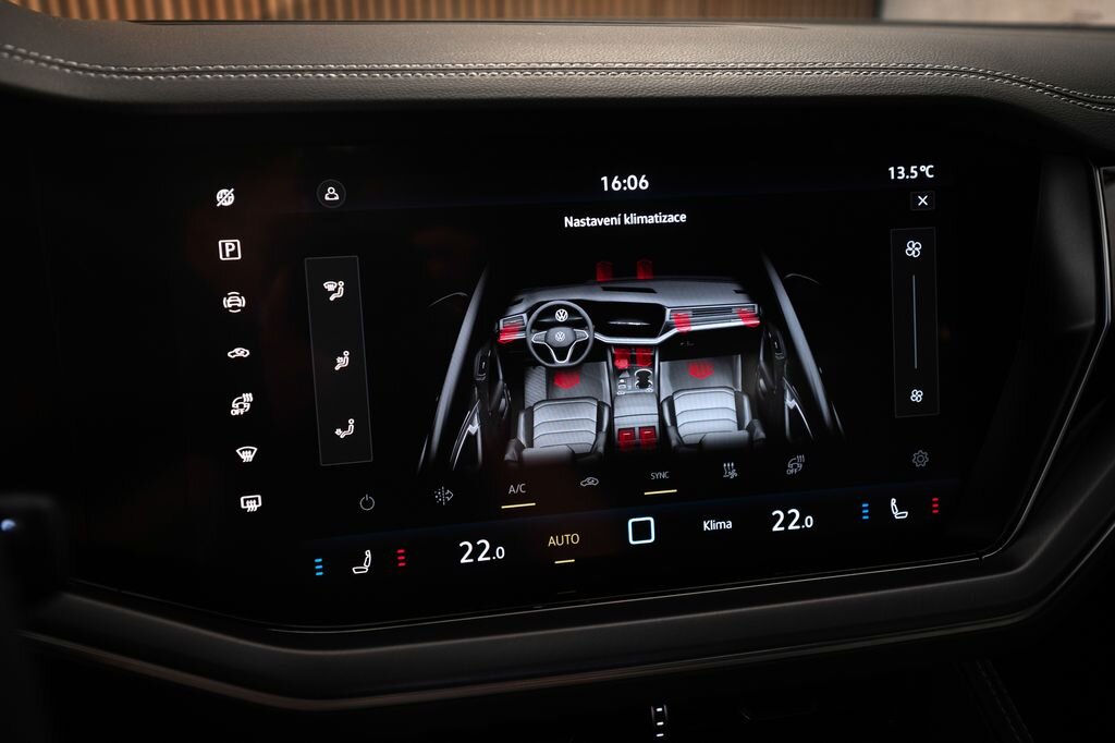 Volkswagen Touareg SUV / Terénní 3,0 l 210 kw