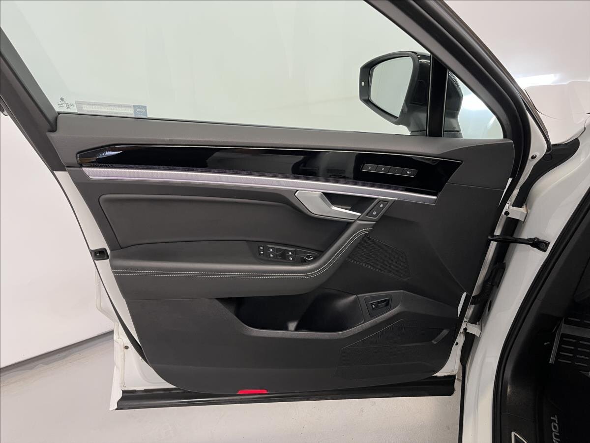 Volkswagen Touareg SUV / Terénní 4,0 l 310 kw