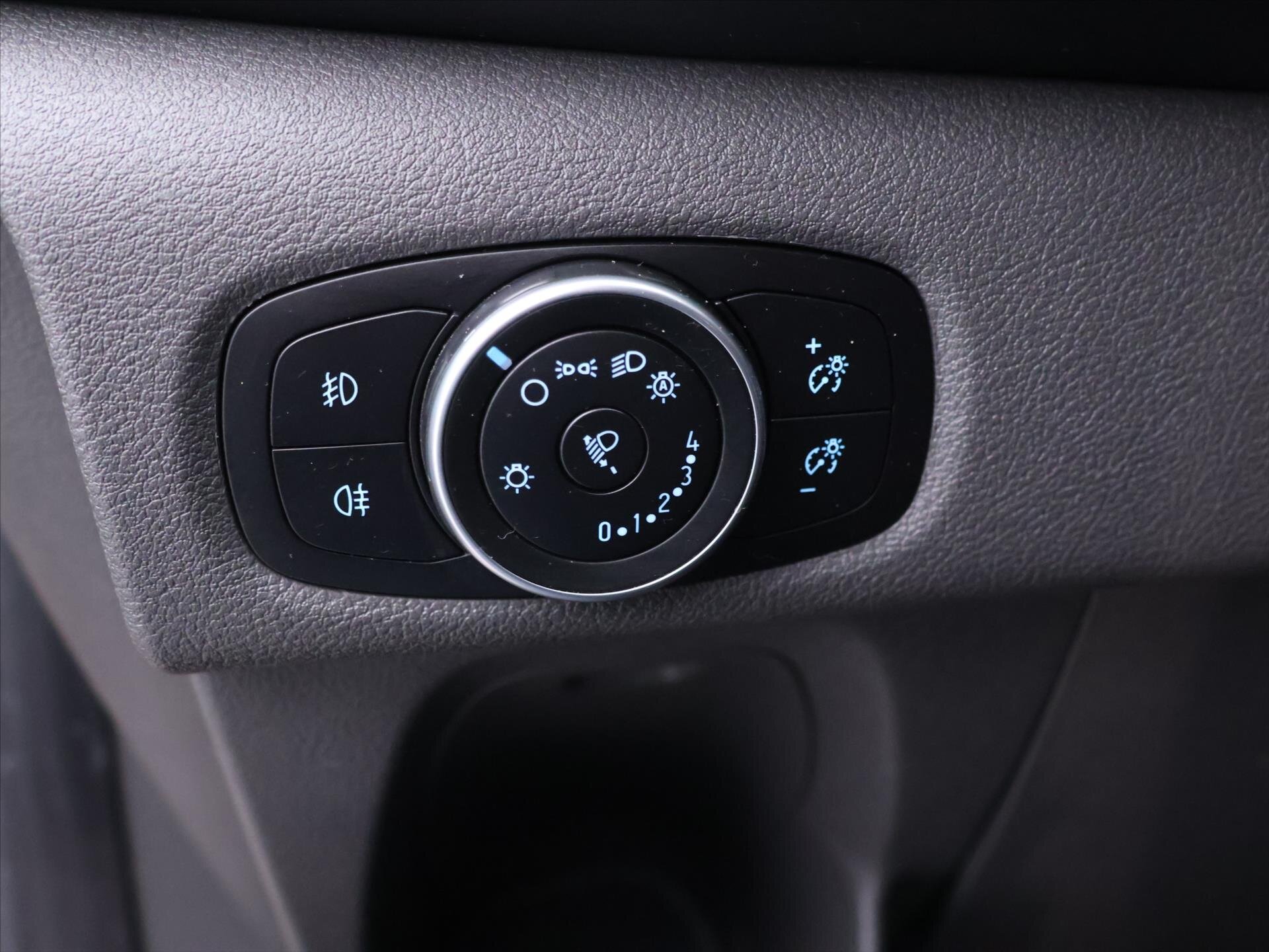 Ford Tourneo Custom Kombi 2,0 l 125 kw