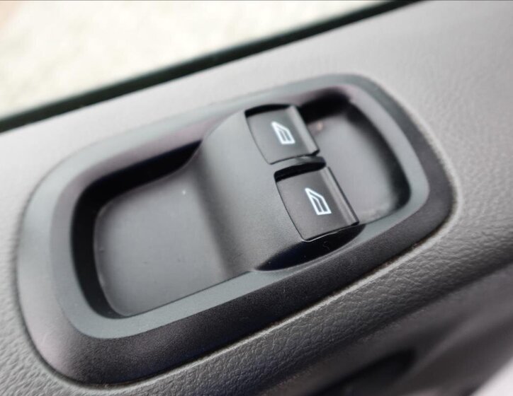 Ford Transit Skříň 2,0 l 96 kw