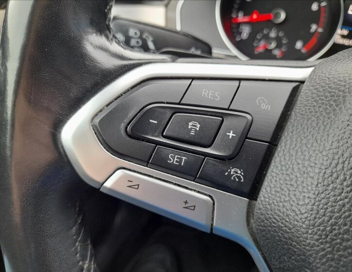 Volkswagen Passat Kombi 1,5 l 110 kw