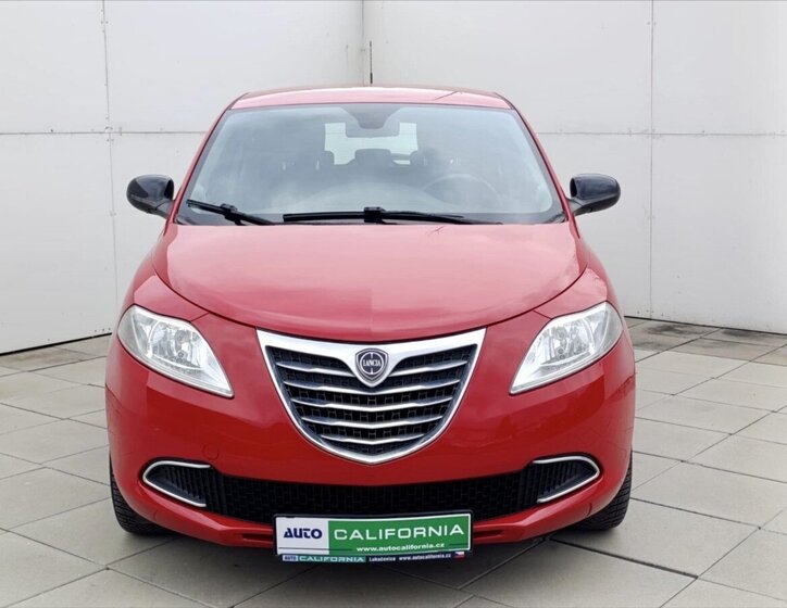 Lancia Y Hatchback 1,2 l 51 kw