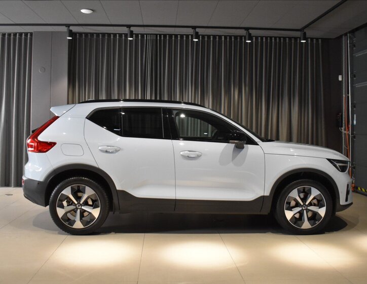 Volvo XC40 3