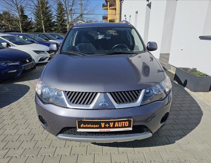 Mitsubishi Outlander SUV / Terénní 2,2 l 115 kw