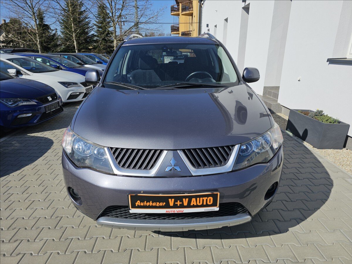 Mitsubishi Outlander SUV / Terénní 2,2 l 115 kw