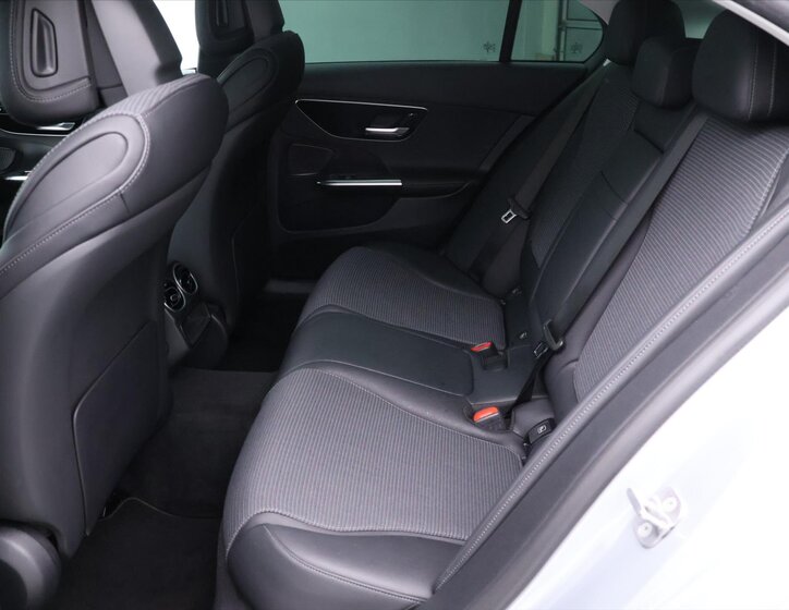 Mercedes-Benz Třídy C Sedan 1,5 l 150 kw