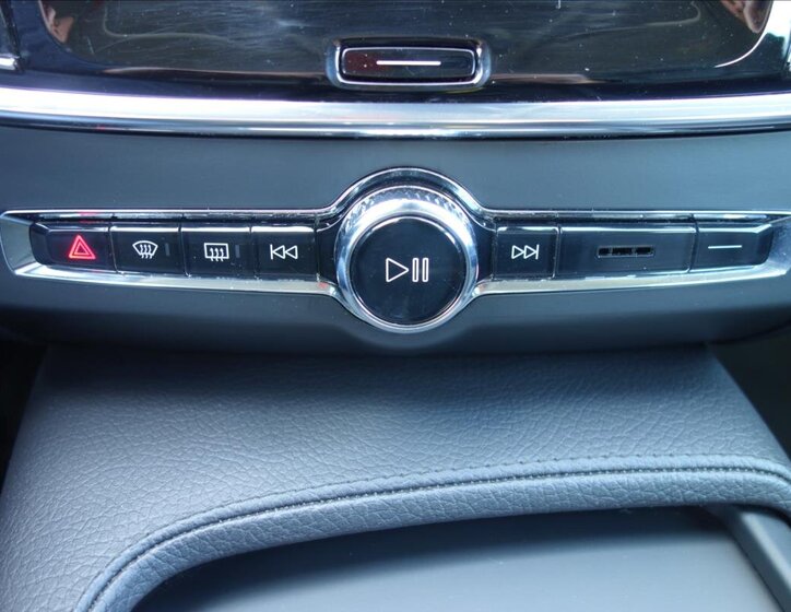 Volvo V90 Kombi 2,0 l 140 kw