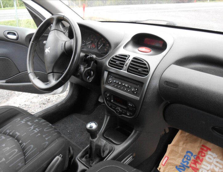 Peugeot 206 19