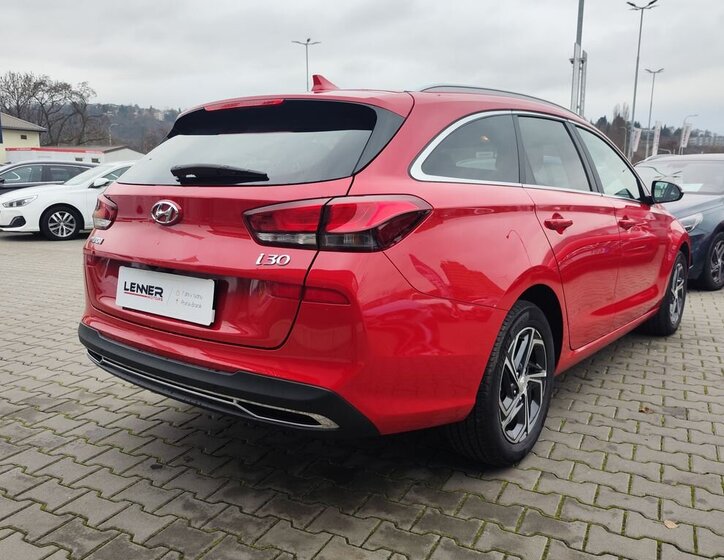 Hyundai i30 Kombi 998,0 88 kw