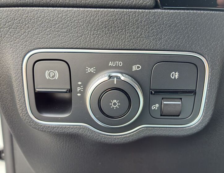 Mercedes-Benz EQA 21